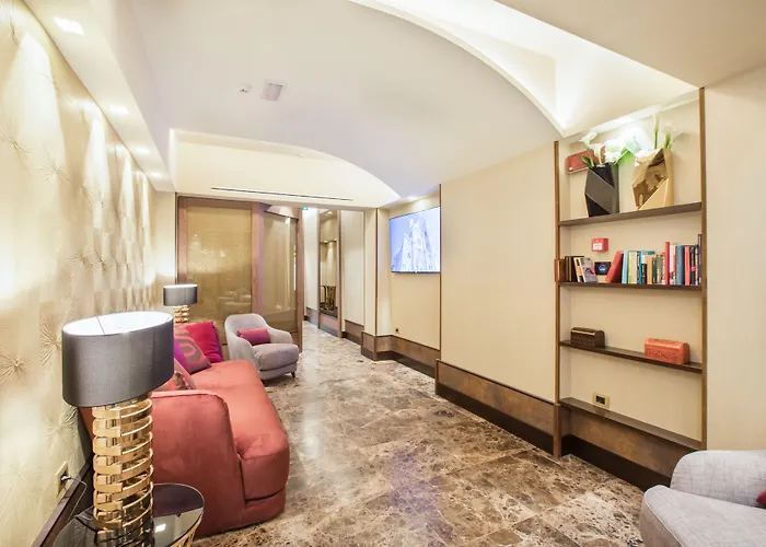 Solo Experience Hotel